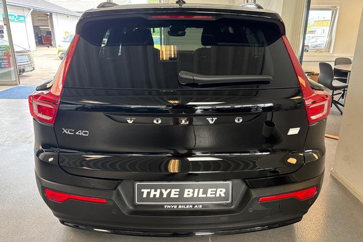 Sort Volvo XC40 fra 2023