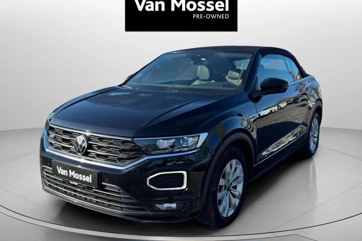 Sort VW T-Roc fra 2021 set udefra