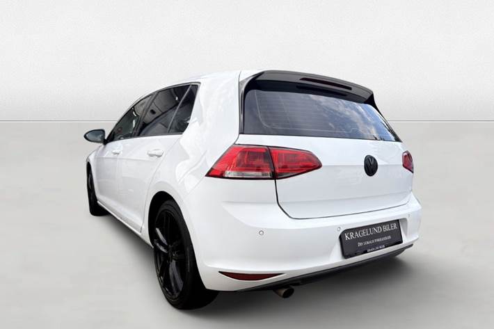 Grøn VW Golf VII fra 2014