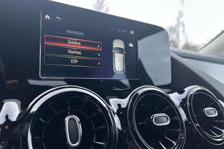 Grå Mercedes GLA250 e fra 2020