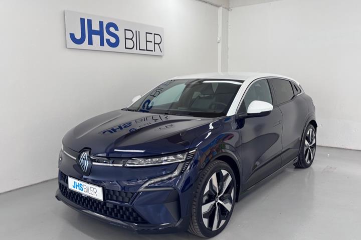 Blå Renault Megane E-Tech fra 2023 set udefra