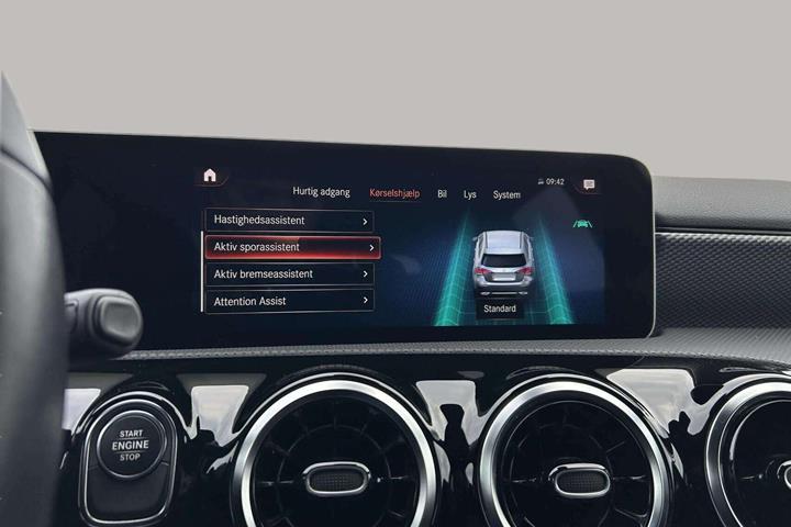 Hvid Mercedes A250 e fra 2020