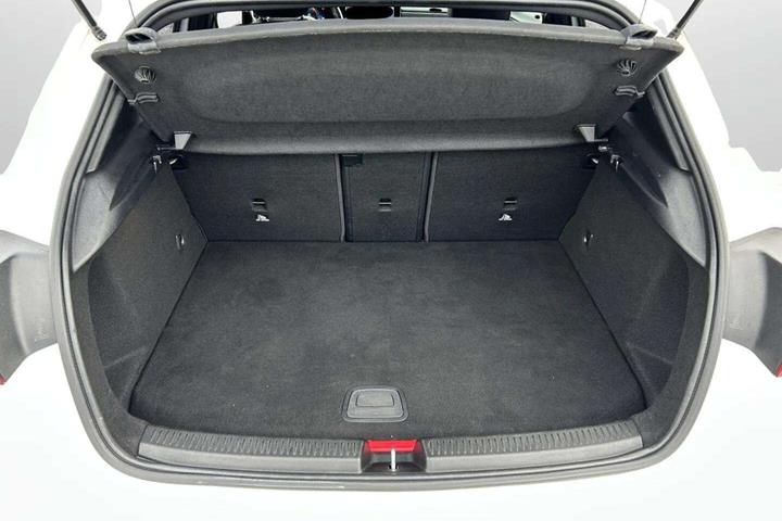 Hvid Mercedes A250 e fra 2020