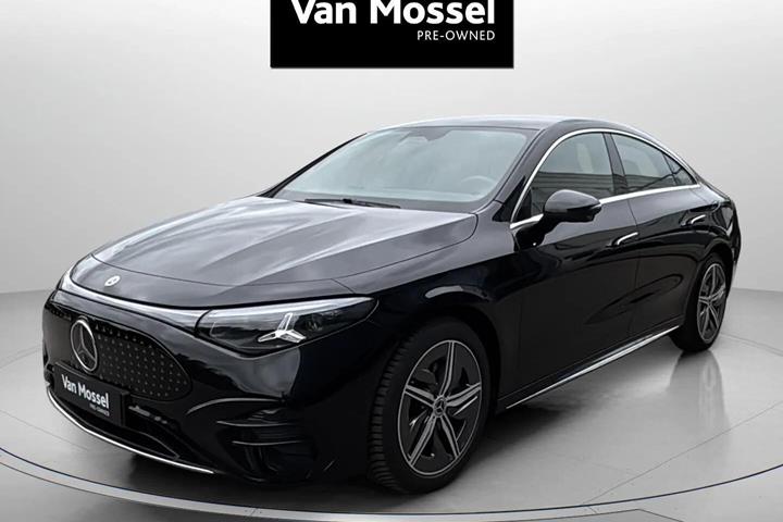 Sort Mercedes CLA250+ fra 2025 set udefra