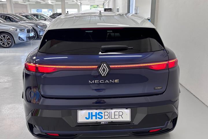 Blå Renault Megane E-Tech fra 2023