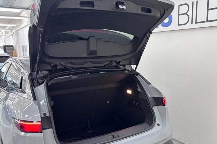 Grå Renault Megane E-Tech fra 2024