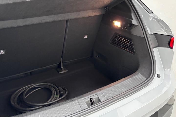 Grå Renault Megane E-Tech fra 2024