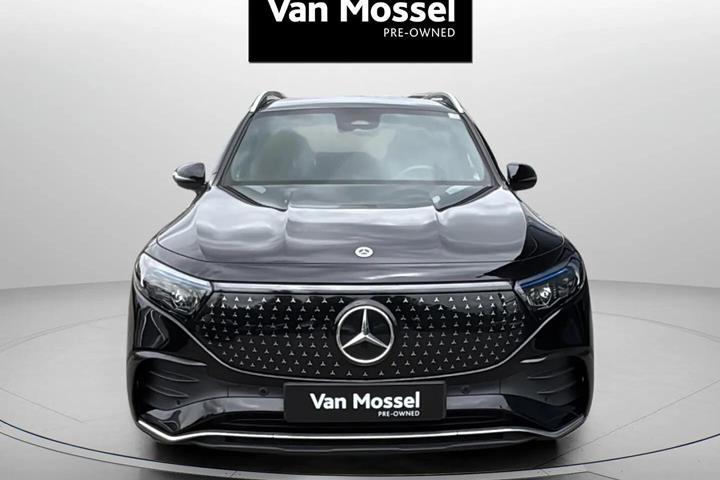 Sort Mercedes EQB 250+ fra 2024
