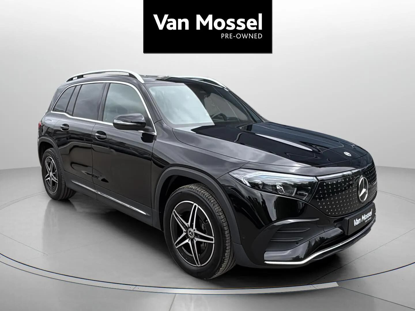 Sort Mercedes EQB 250+ fra 2024