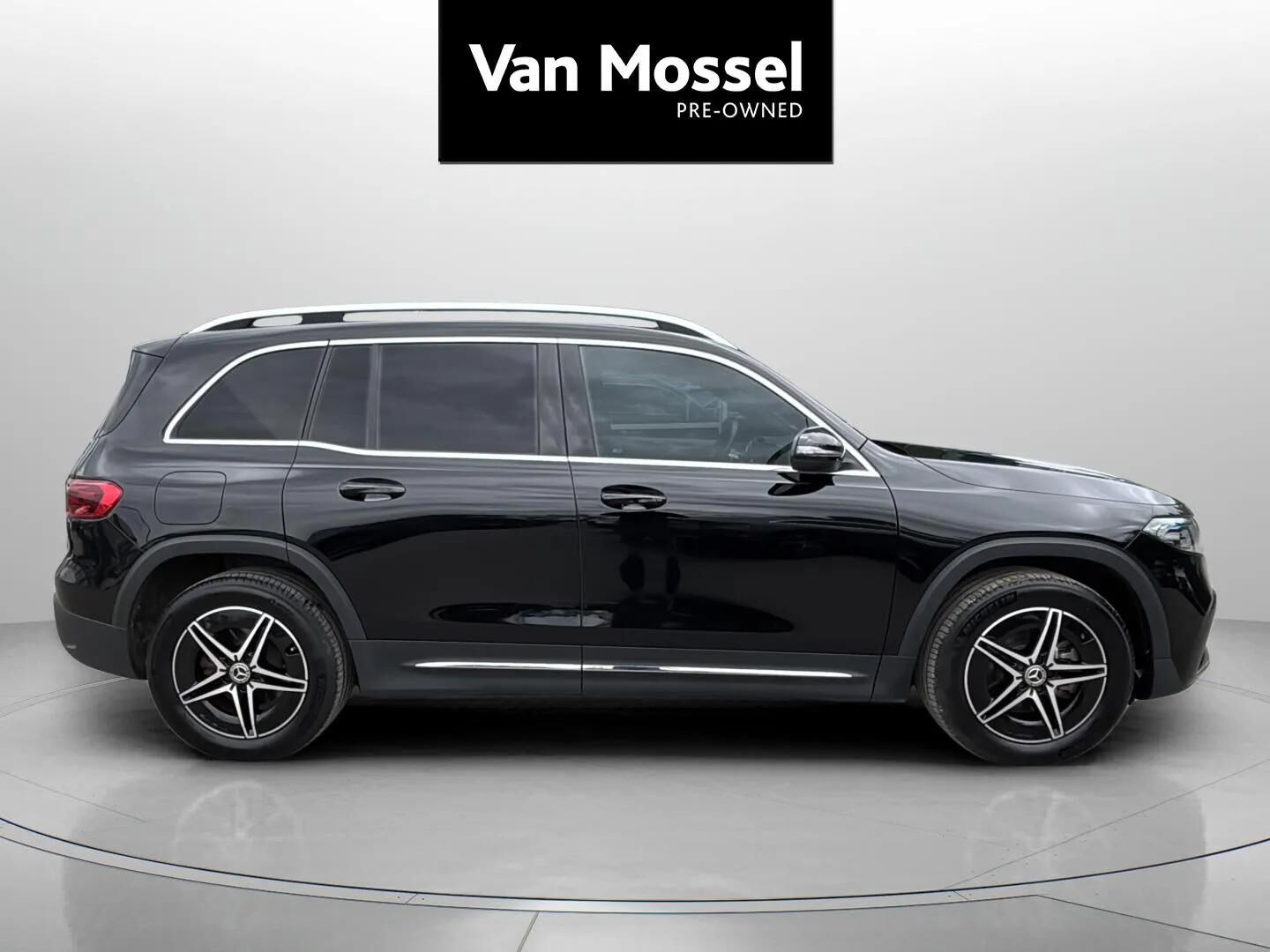 Sort Mercedes EQB 250+ fra 2024