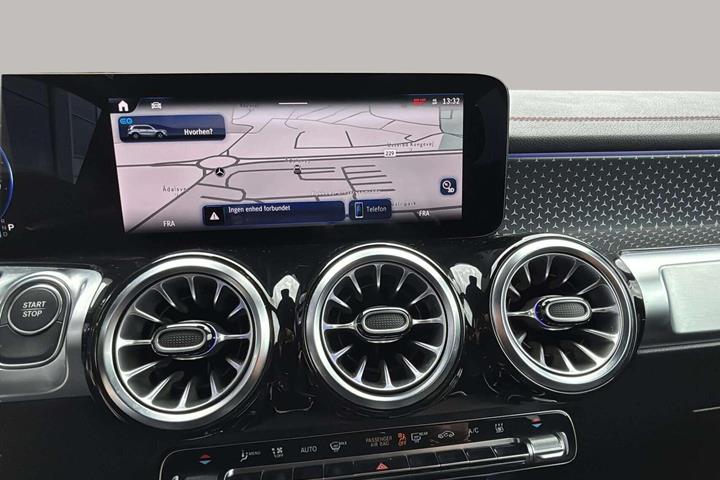 Sort Mercedes EQB 250+ fra 2024