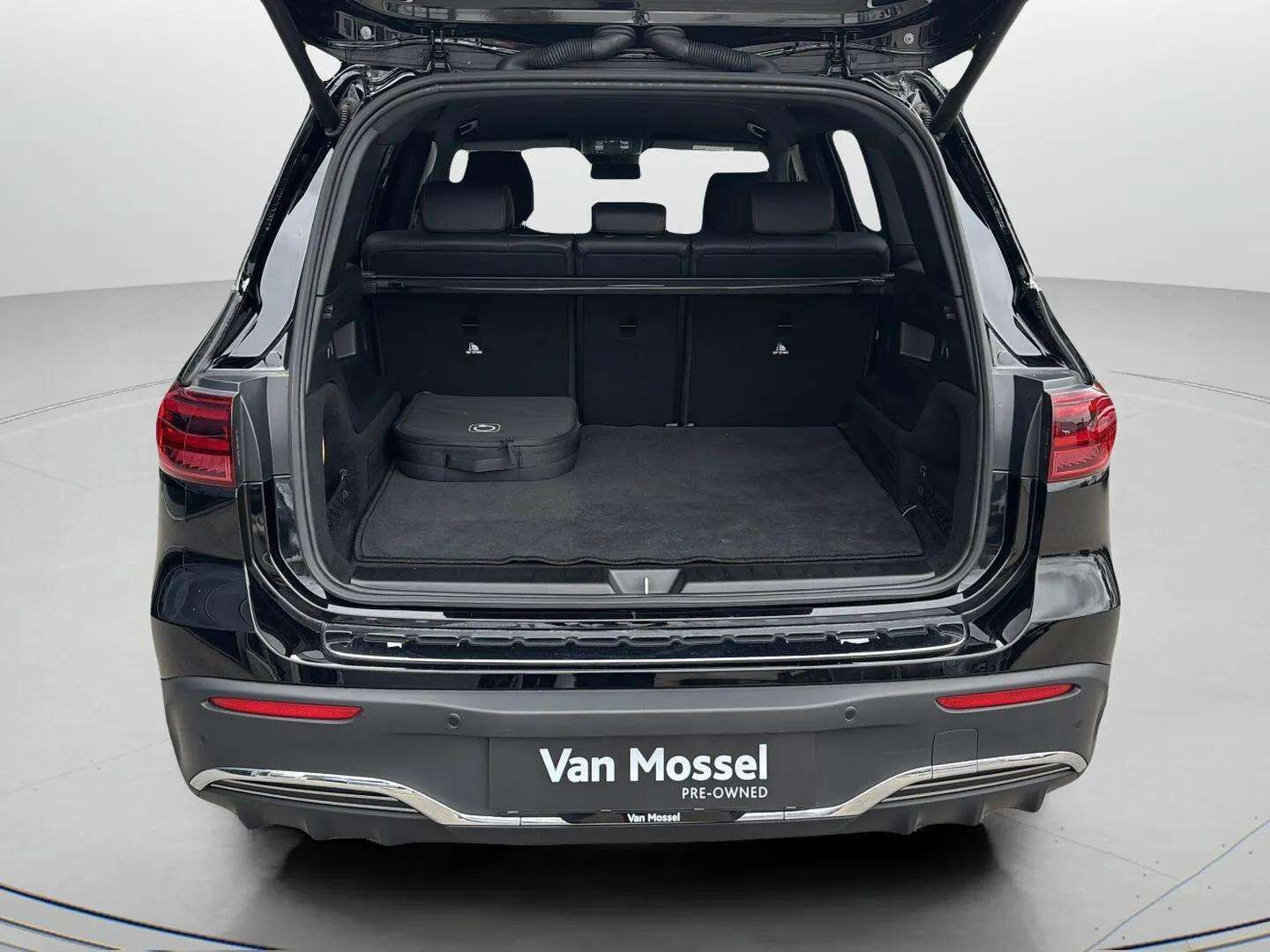 Sort Mercedes EQB 250+ fra 2024