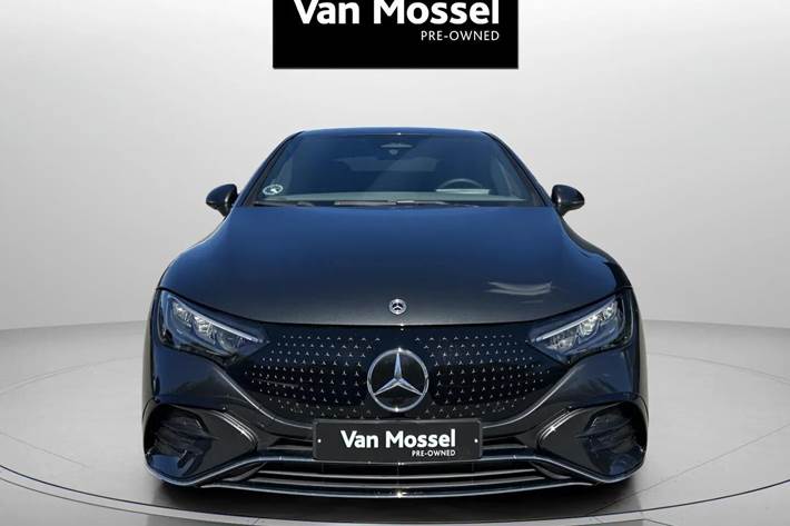 Grå Mercedes EQE 350 fra 2023
