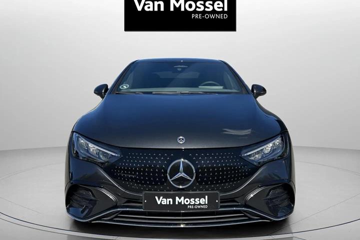 Grå Mercedes EQE 350 fra 2023