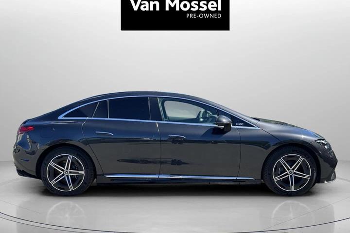 Grå Mercedes EQE 350 fra 2023