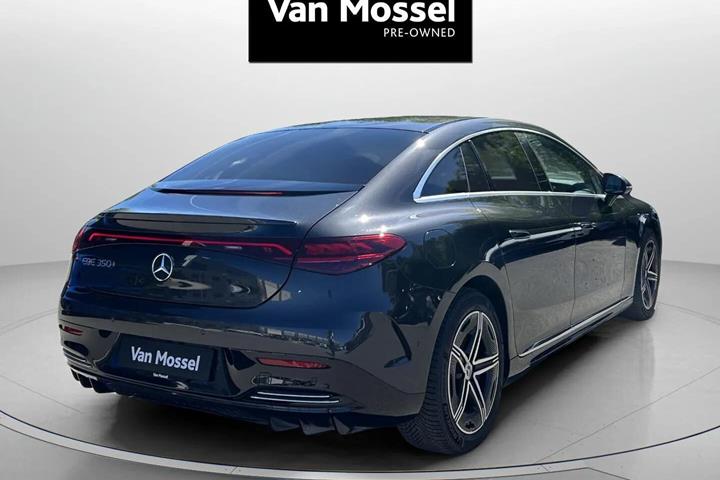 Grå Mercedes EQE 350 fra 2023