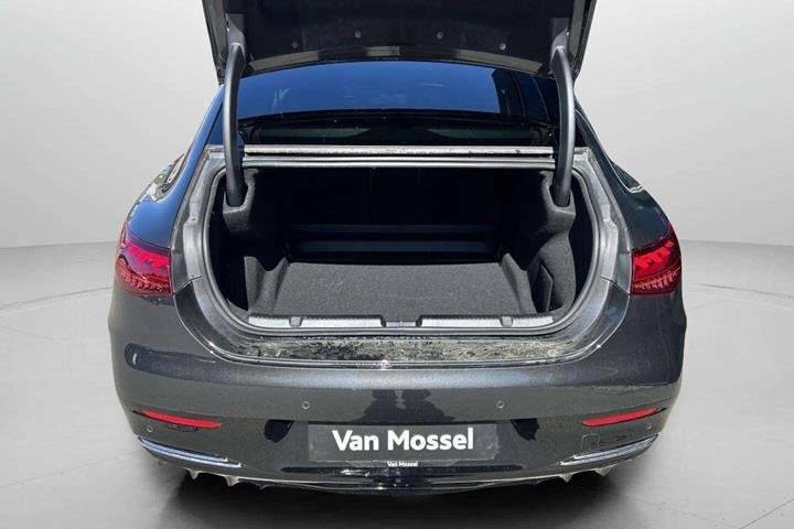 Grå Mercedes EQE 350 fra 2023