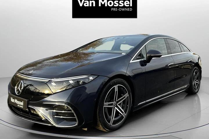 Blå Mercedes EQS 450+ fra 2023 set udefra