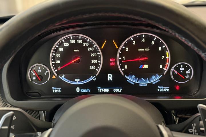Sort BMW X6 fra 2015