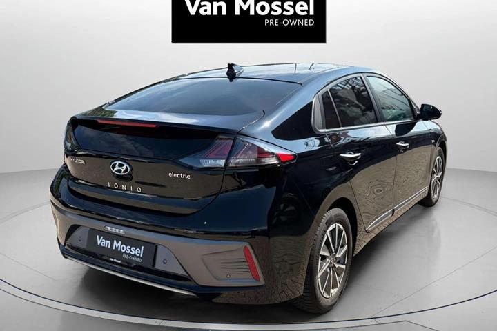 Sort Hyundai Ioniq fra 2021