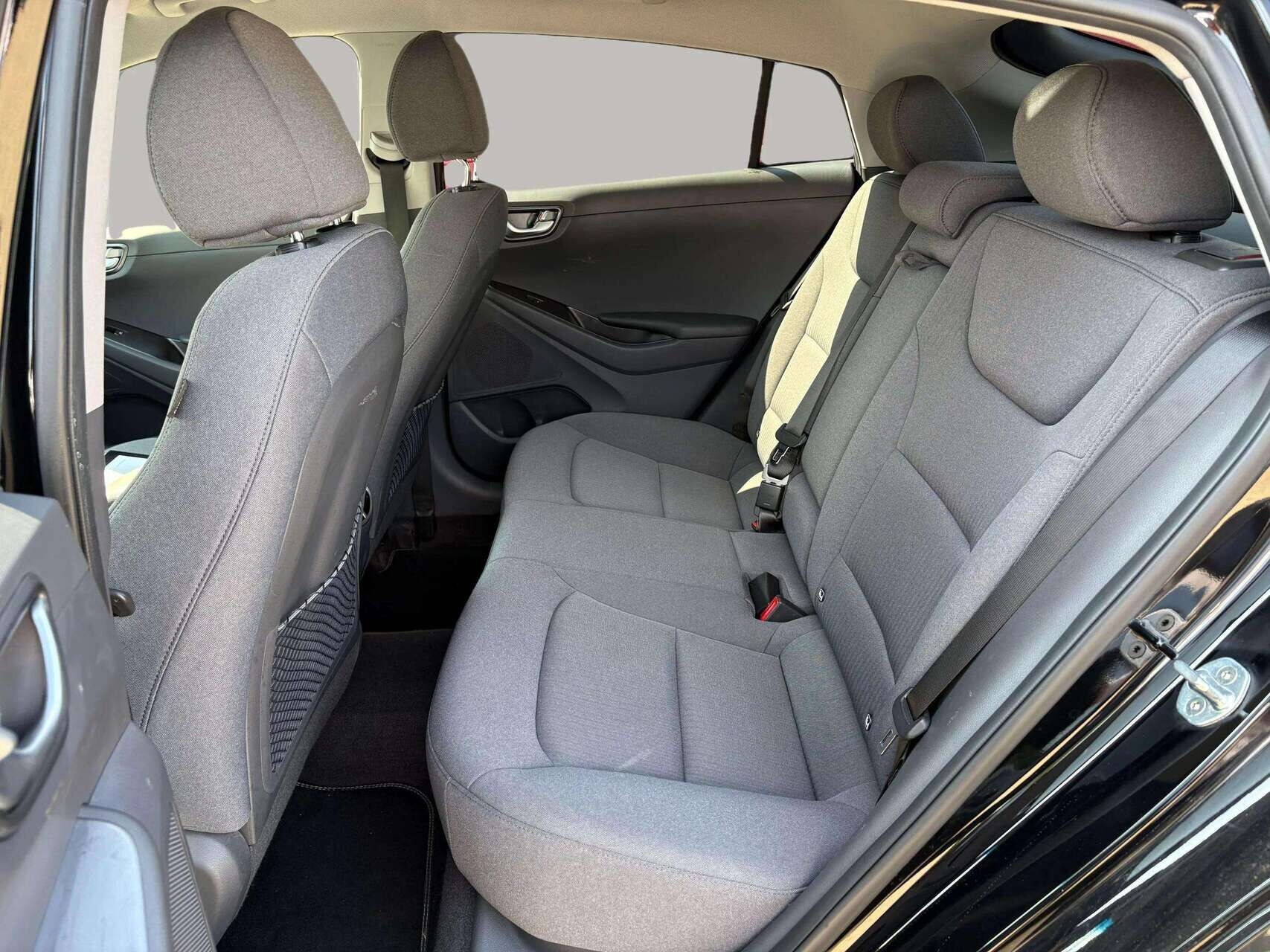 Sort Hyundai Ioniq fra 2021