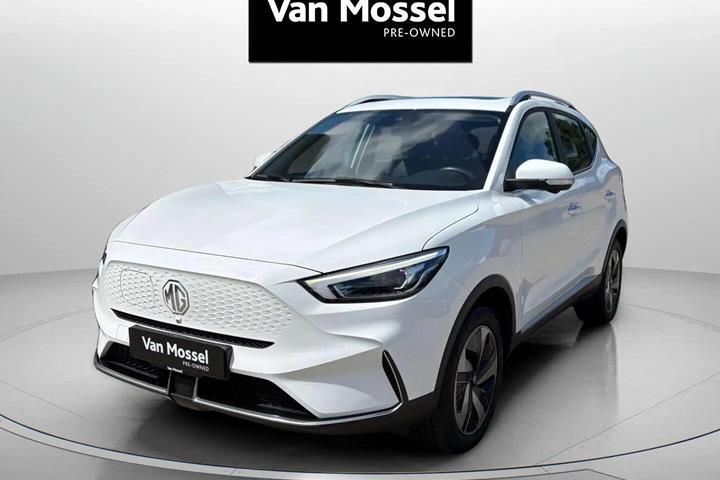 Hvid MG ZS EV fra 2022 set udefra