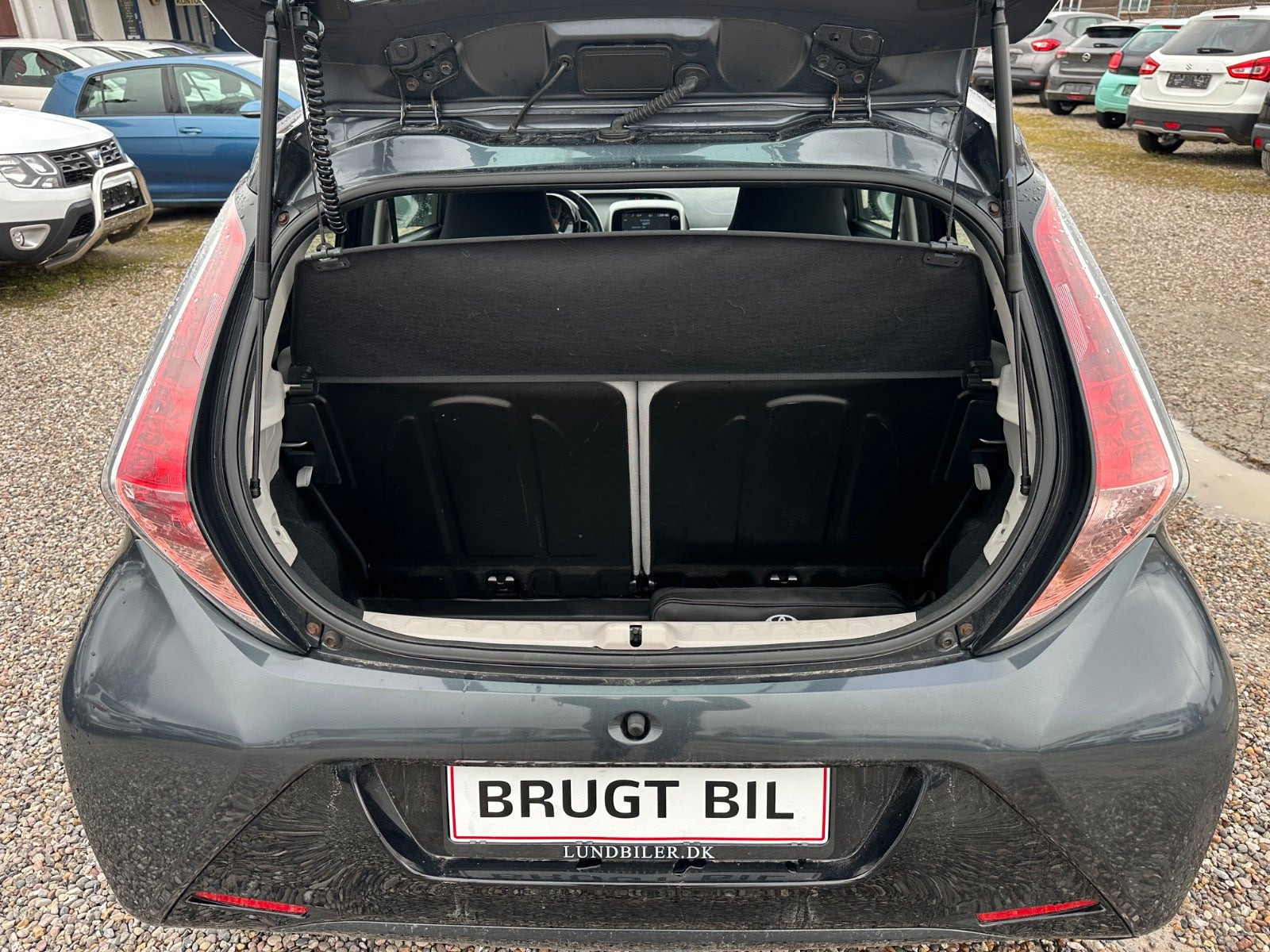 Grå Toyota Aygo fra 2018