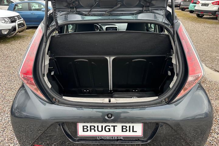 Grå Toyota Aygo fra 2018