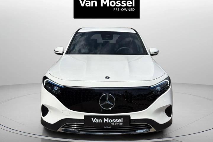 Hvid Mercedes EQB 250+ fra 2025