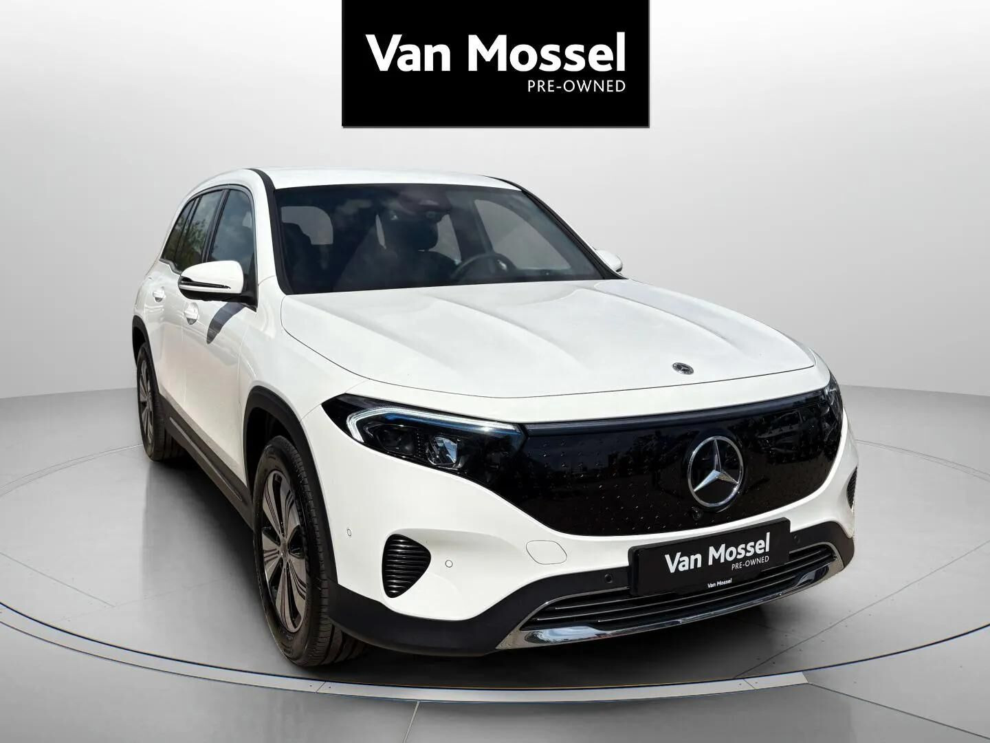 Hvid Mercedes EQB 250+ fra 2025