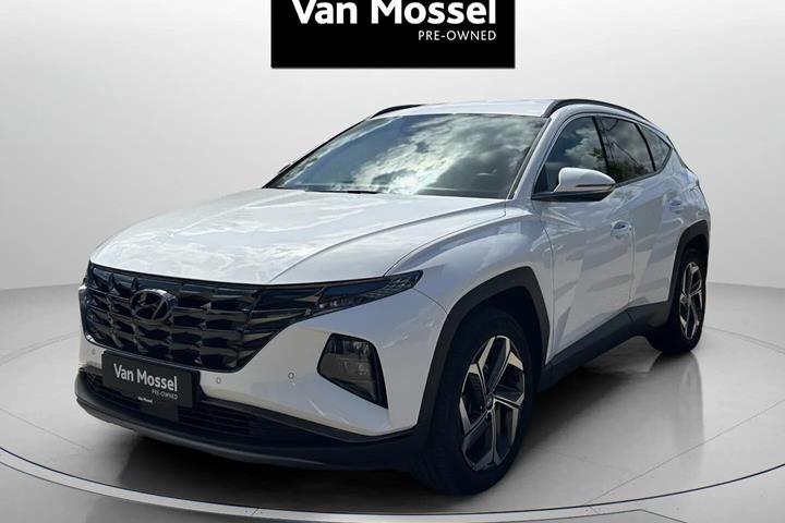 Hvid Hyundai Tucson fra 2022 set udefra