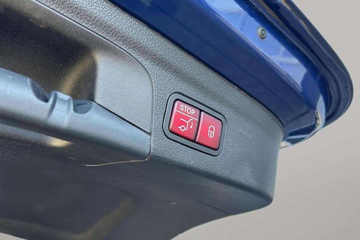 Blå Mercedes GLE350 de fra 2020