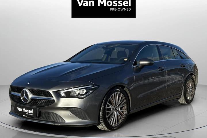 Grå Mercedes CLA200 fra 2019 set udefra
