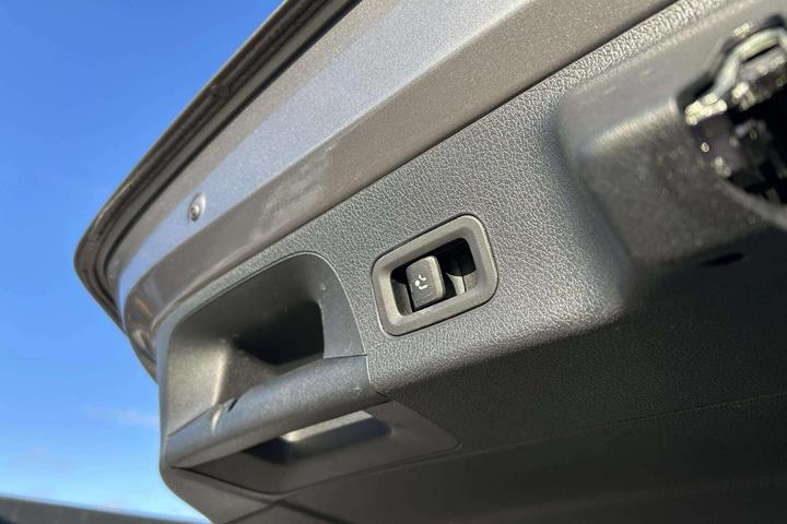 Grå Mercedes CLA200 fra 2019