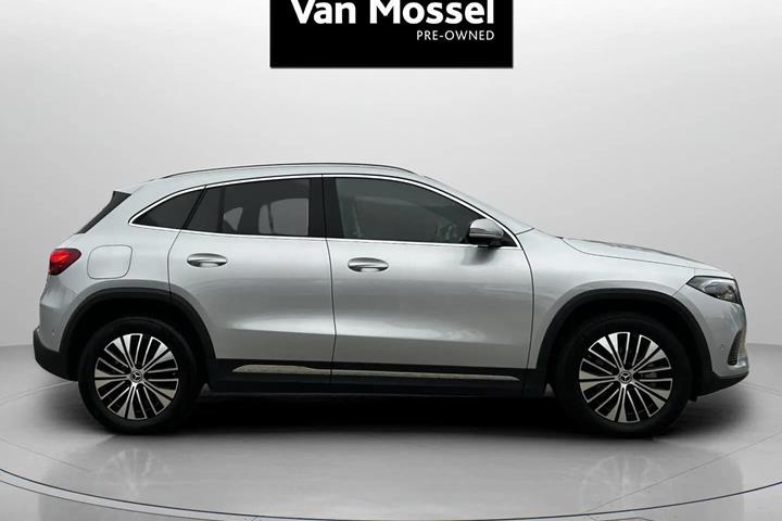 Sølv Mercedes EQA 250+ fra 2024
