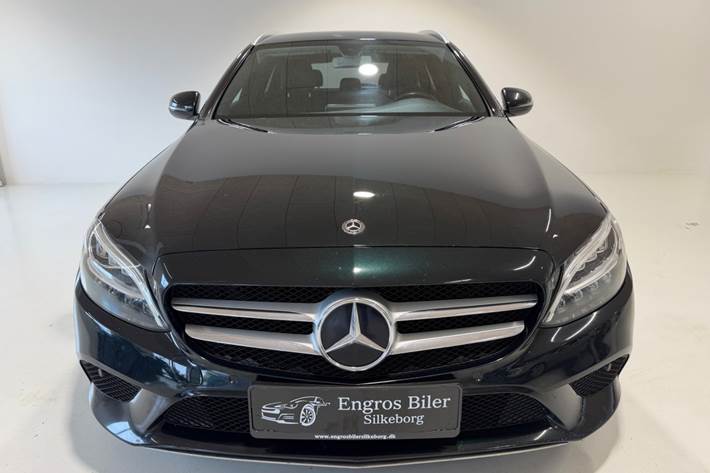 Grøn Mercedes C220 d fra 2019