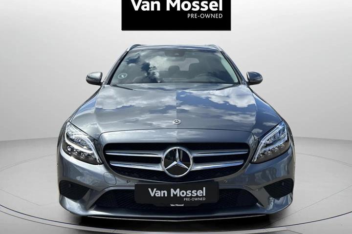Grå Mercedes C200 fra 2019