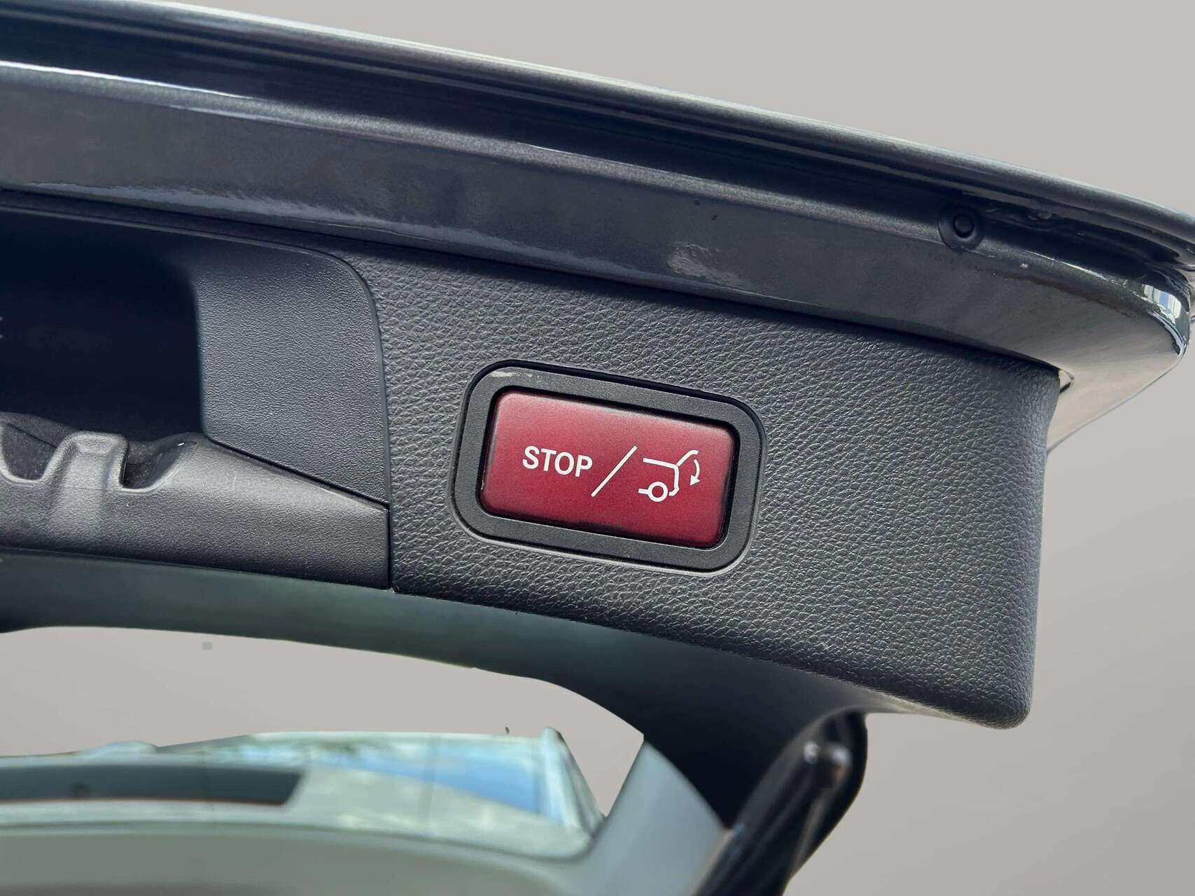 Grå Mercedes C200 fra 2019