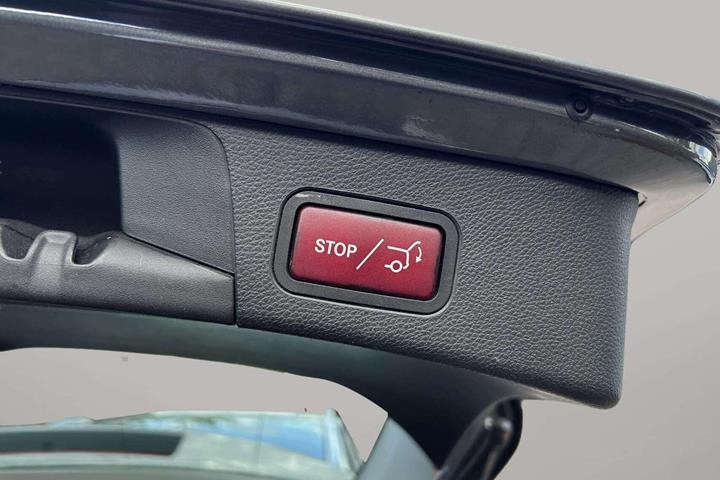 Grå Mercedes C200 fra 2019