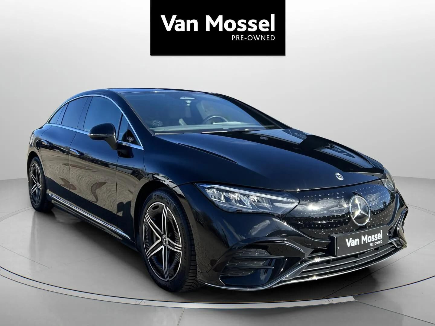Sort Mercedes EQE 350 fra 2023