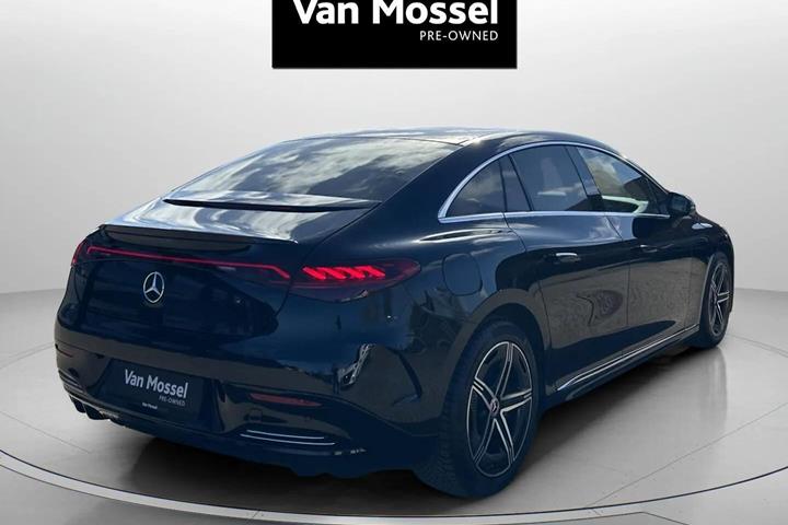Sort Mercedes EQE 350 fra 2023