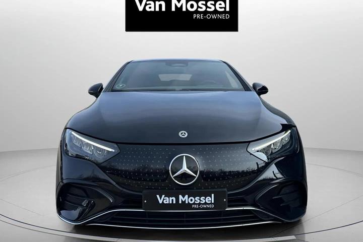 Sort Mercedes EQE 350 fra 2023