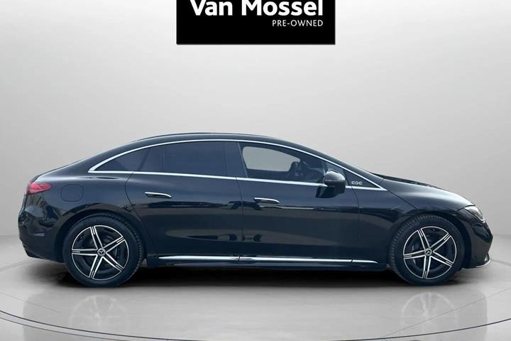 Sort Mercedes EQE 350 fra 2023