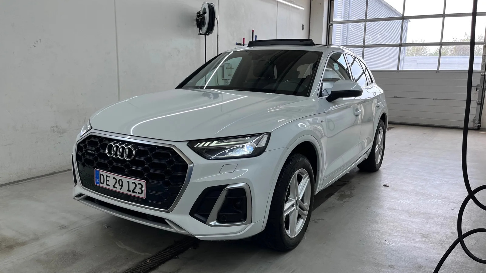 Hvid Audi Q5 fra 2022