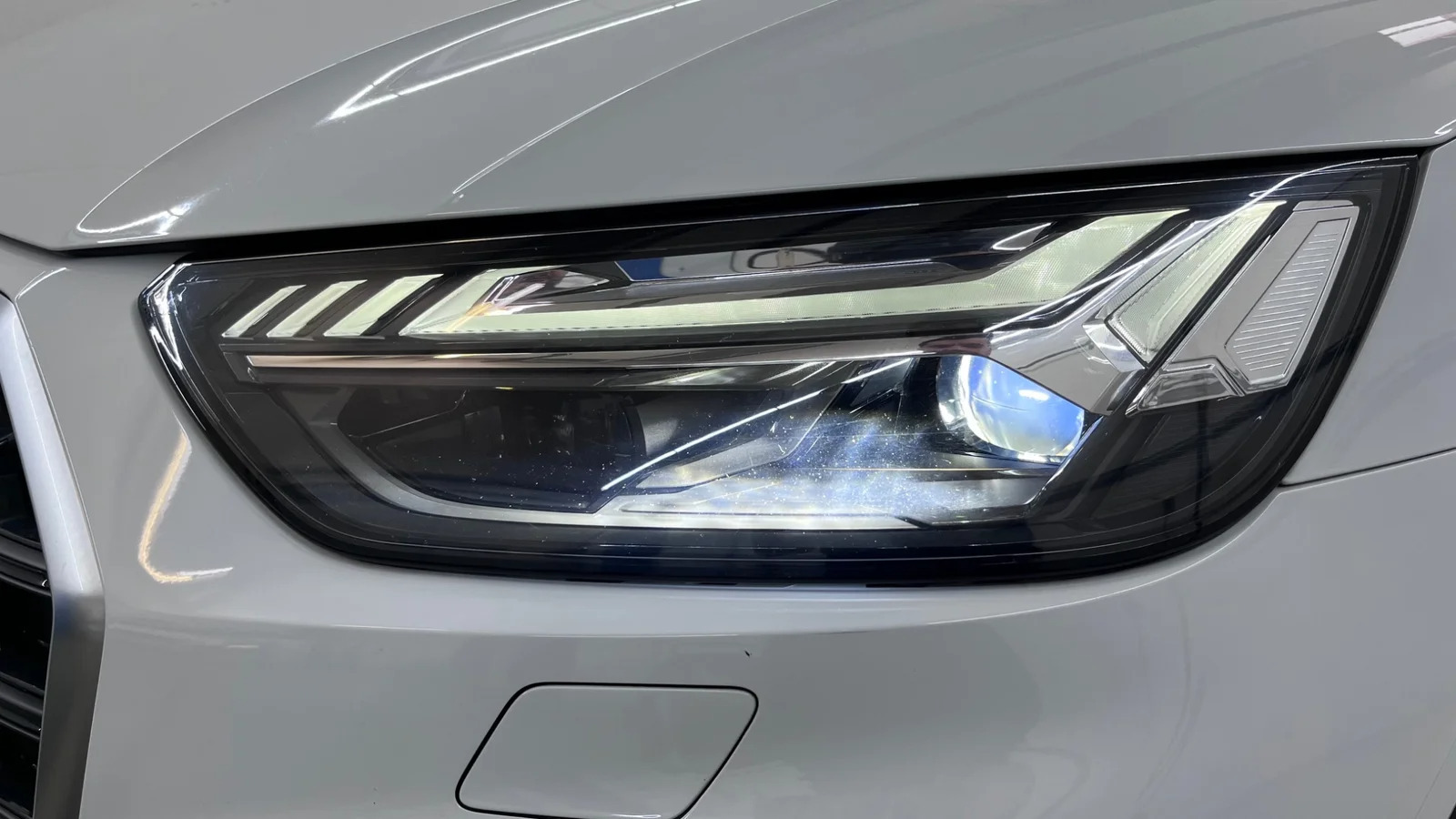 Hvid Audi Q5 fra 2022