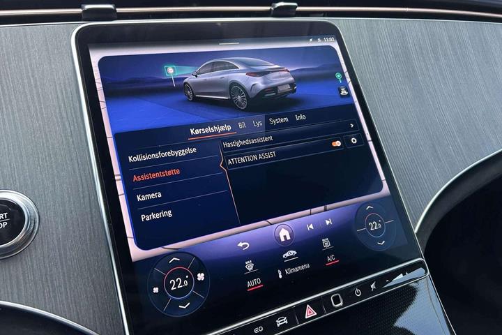 Sort Mercedes EQE350 fra 2023