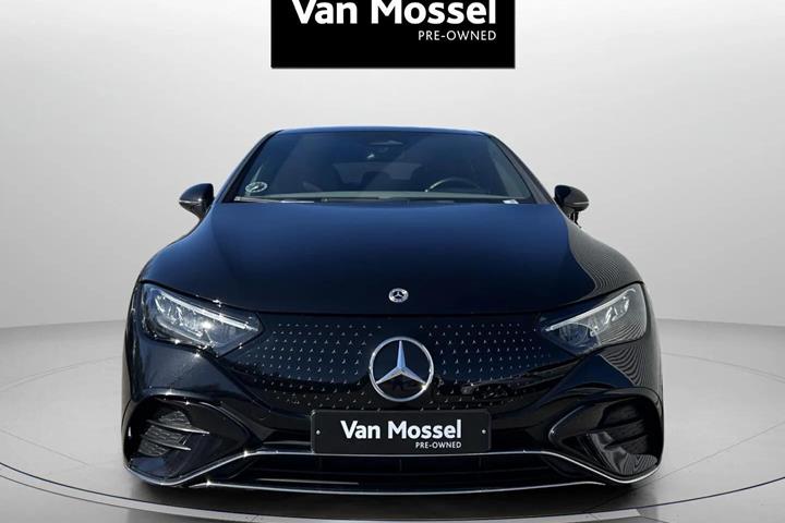 Sort Mercedes EQE 350 fra 2023