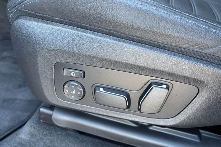 Blå BMW iX3 fra 2024