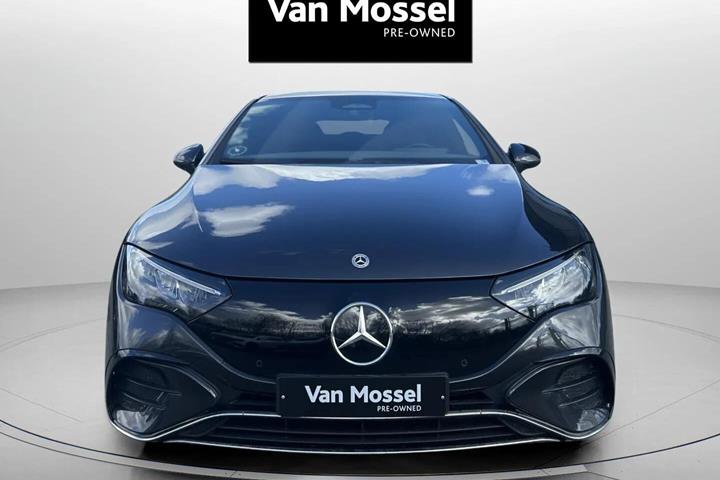 Grå Mercedes EQE 350 fra 2022