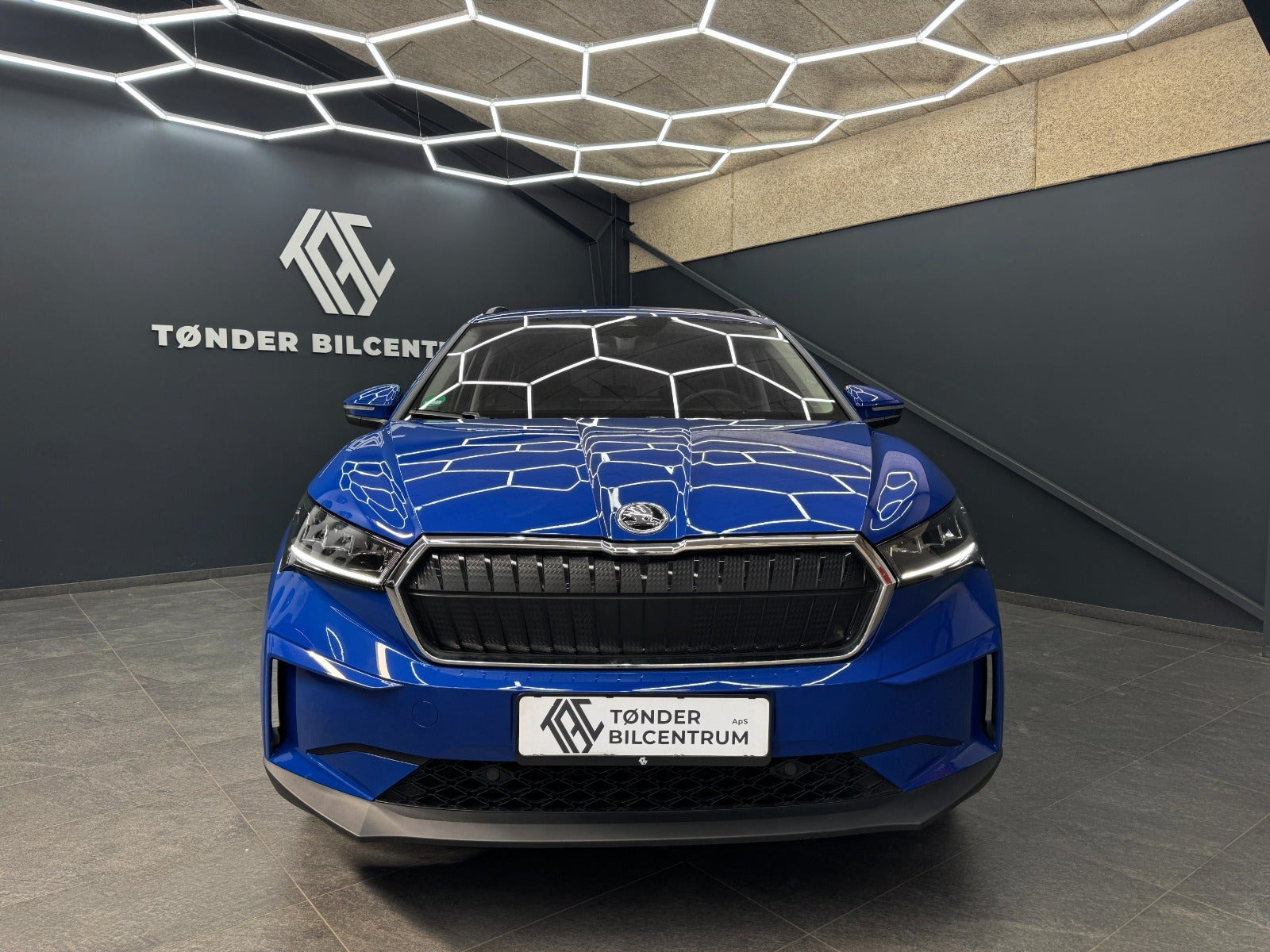 Blå Skoda Enyaq fra 2023